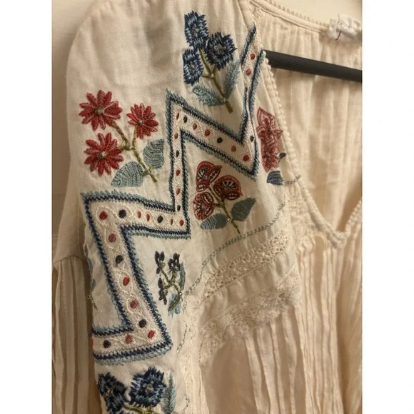 By Anthropologie Women's Kayla Ivory Floral Pleated Beaded Blouse Size L $148 - Picture 4 of 9